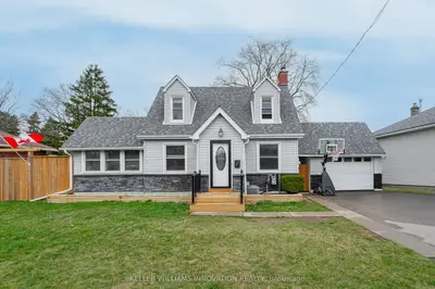 Detached in Brantford