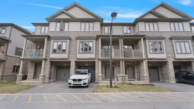 Att/Row/Townhouse in Brantford