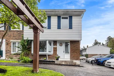 1302 Cornell Street, Parkway Park - Queensway Terrace S And Area, On K2h 7m1