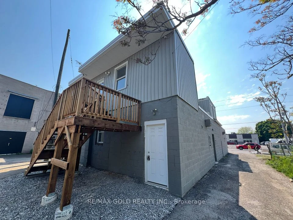 78 Geneva Street Unit 5 (Rear), St. Catharines, ON L2R 4M8