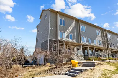 Condo Apartment in Stittsville - Munster - Richmond