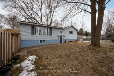 7 Woods Avenue, Kawartha Lakes, On K0l 2w0