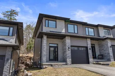 15 Cascade Lane, Huntsville, On P1h 1y3