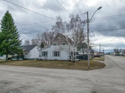 Detached in West Nipissing