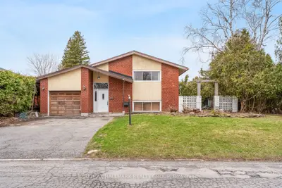 10 Newhaven Street, South Of Baseline To Knoxdale, On K2g 0x5