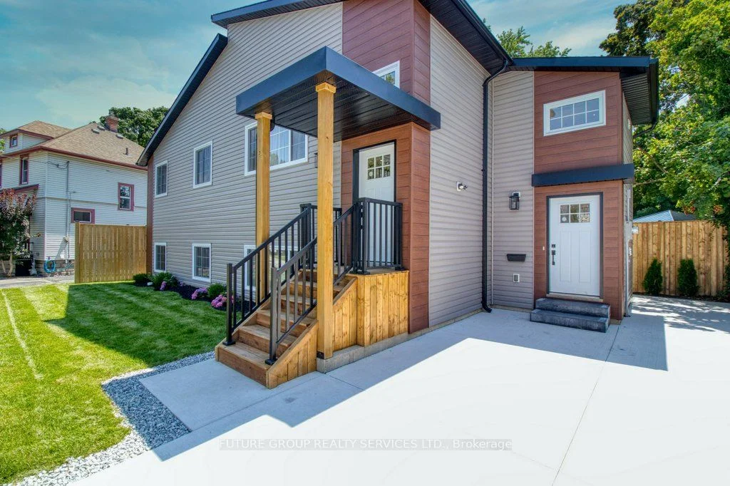 Duplex in Sarnia