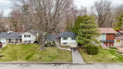 29 Abingdon Drive, South Of Baseline To Knoxdale, On K2h 7m5