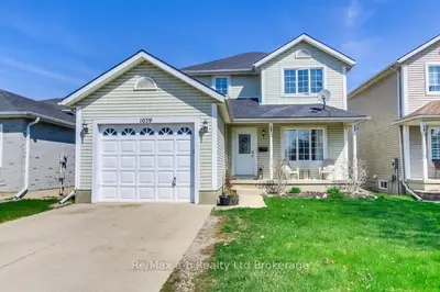 Detached in Woodstock