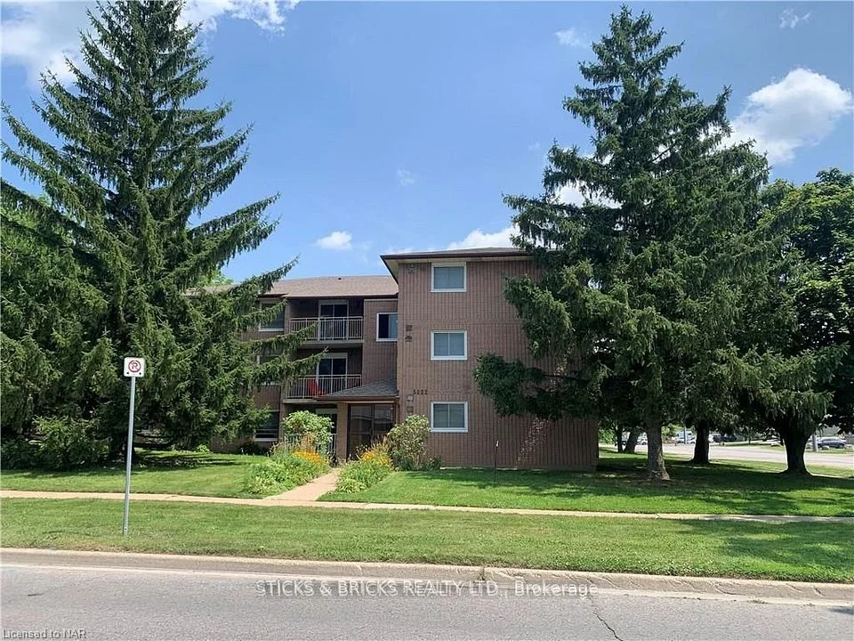 5222 Portage Road 202, Niagara Falls, ON L2E 6B6