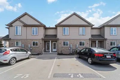 Condo Townhouse in Niagara Falls