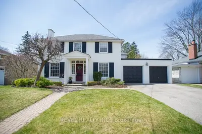 Detached in Brantford