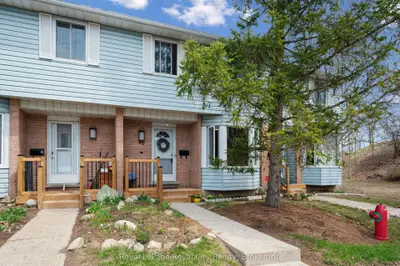 Condo Townhouse in Guelph