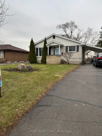 Detached in Belleville