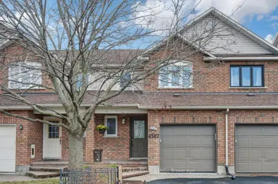 Att/Row/Townhouse in Cyrville - Carson Grove - Pineview