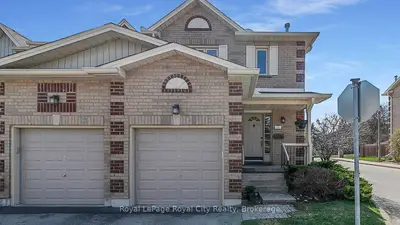 302 College Avenue W 153, Guelph, On N1g 4t6