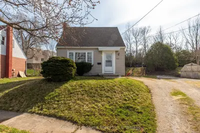 Detached in Owen Sound