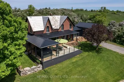 Detached in Tweed
