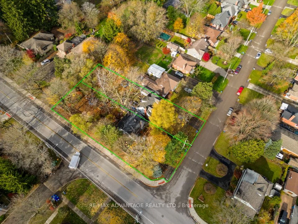 419 Byron Boulevard, London South, ON N6K 2L6