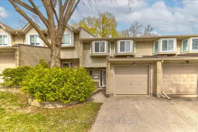 Condo Townhouse in Kitchener
