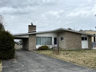 Detached in South of Baseline to Knoxdale