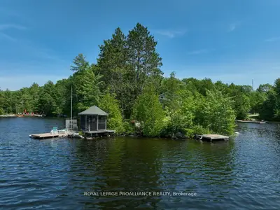Detached in Frontenac