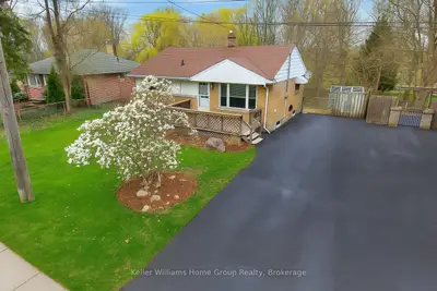 Detached in Woodstock