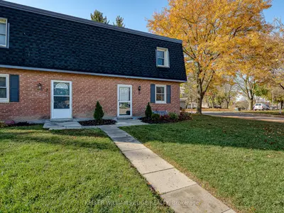 Condo Townhouse in Woodstock