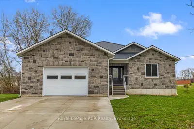 Detached in West Grey