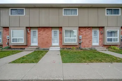 Condo Townhouse in Woodstock