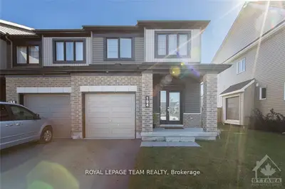 Att/Row/Townhouse in Kanata