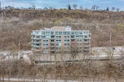 Condo Apartment in Hamilton
