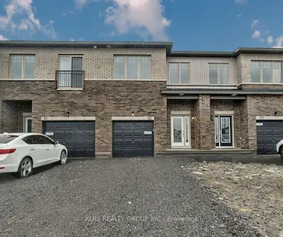 Att/Row/Townhouse in Blossom Park - Airport and Area