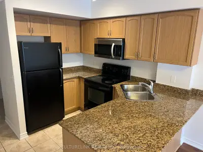 Condo Apartment in Hamilton