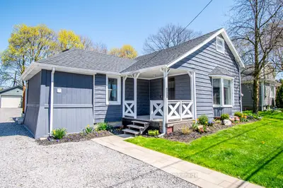 Detached in Lincoln