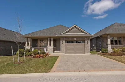 Detached Condo in St. Thomas