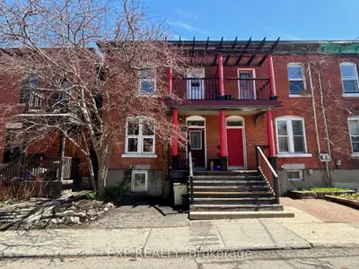 Att/Row/Townhouse in Ottawa Centre