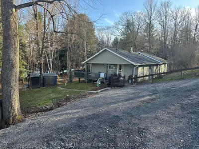 Detached in Parry Sound Remote Area