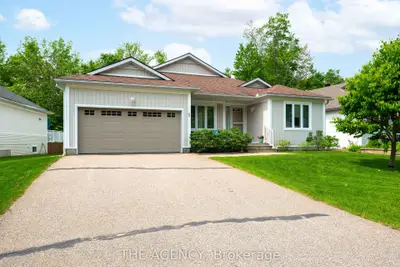 Detached in Gravenhurst