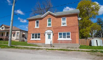 Duplex in Haldimand
