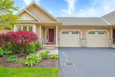 Condo Townhouse in St. Catharines