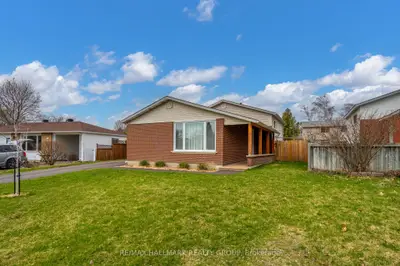 Detached in Kanata