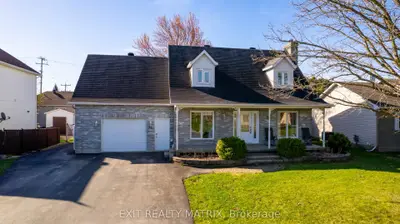 Detached in Casselman