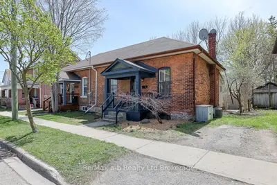 Semi-Detached in Woodstock