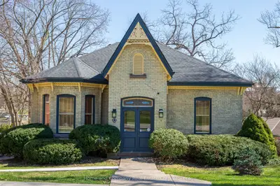 25 William Street Lower, Stratford, On N5a 4x9