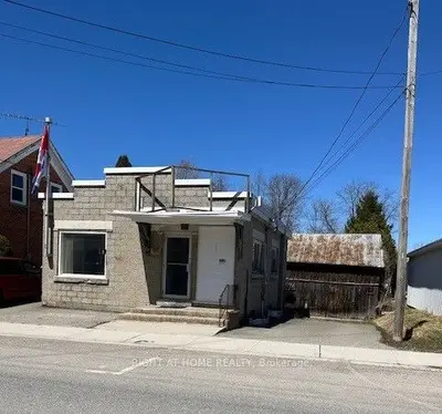 8 Main Street N, Rideau Lakes, On K0g 1e0