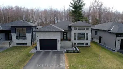 Detached in Casselman