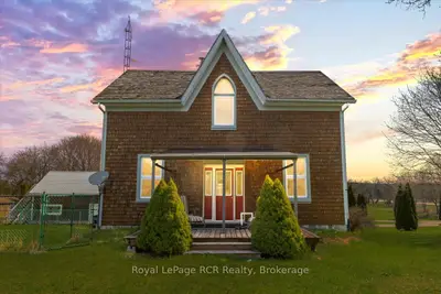 Detached in West Grey