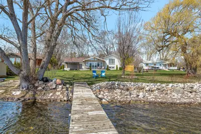 Detached in Prince Edward County