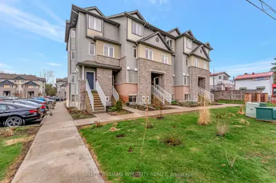 Condo Townhouse in Cyrville - Carson Grove - Pineview