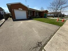 23 Woodland Drive (Main), Welland, ON L3C 7C9